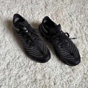 North Face Women's VECTIV Escape Knit Reflect Shoes. Size 7. GREAT condition.